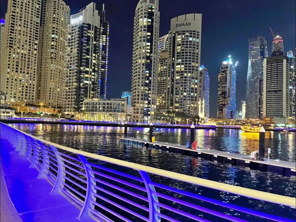 dubai-marina-walk-scaled